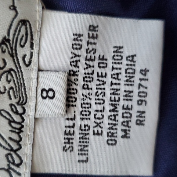 Formal dress - Picture 2 of 3